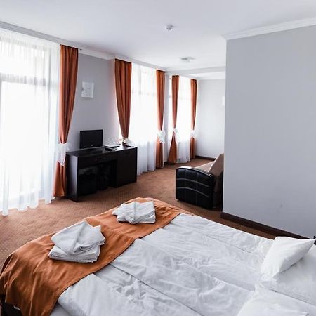 Hotel Opal Залеу Екстер'єр фото