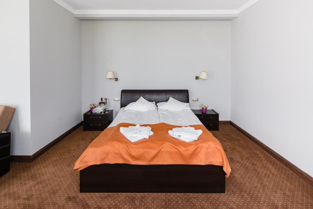 Hotel Opal Залеу Екстер'єр фото