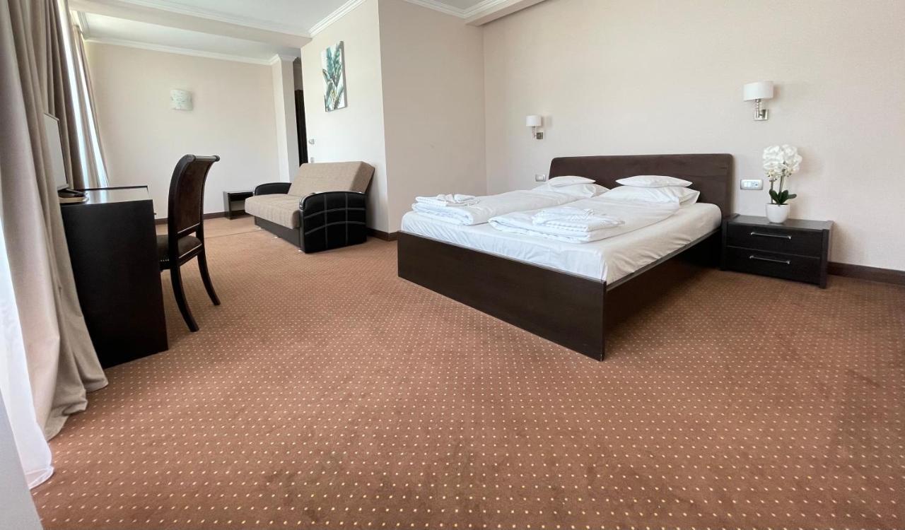 Hotel Opal Залеу Екстер'єр фото